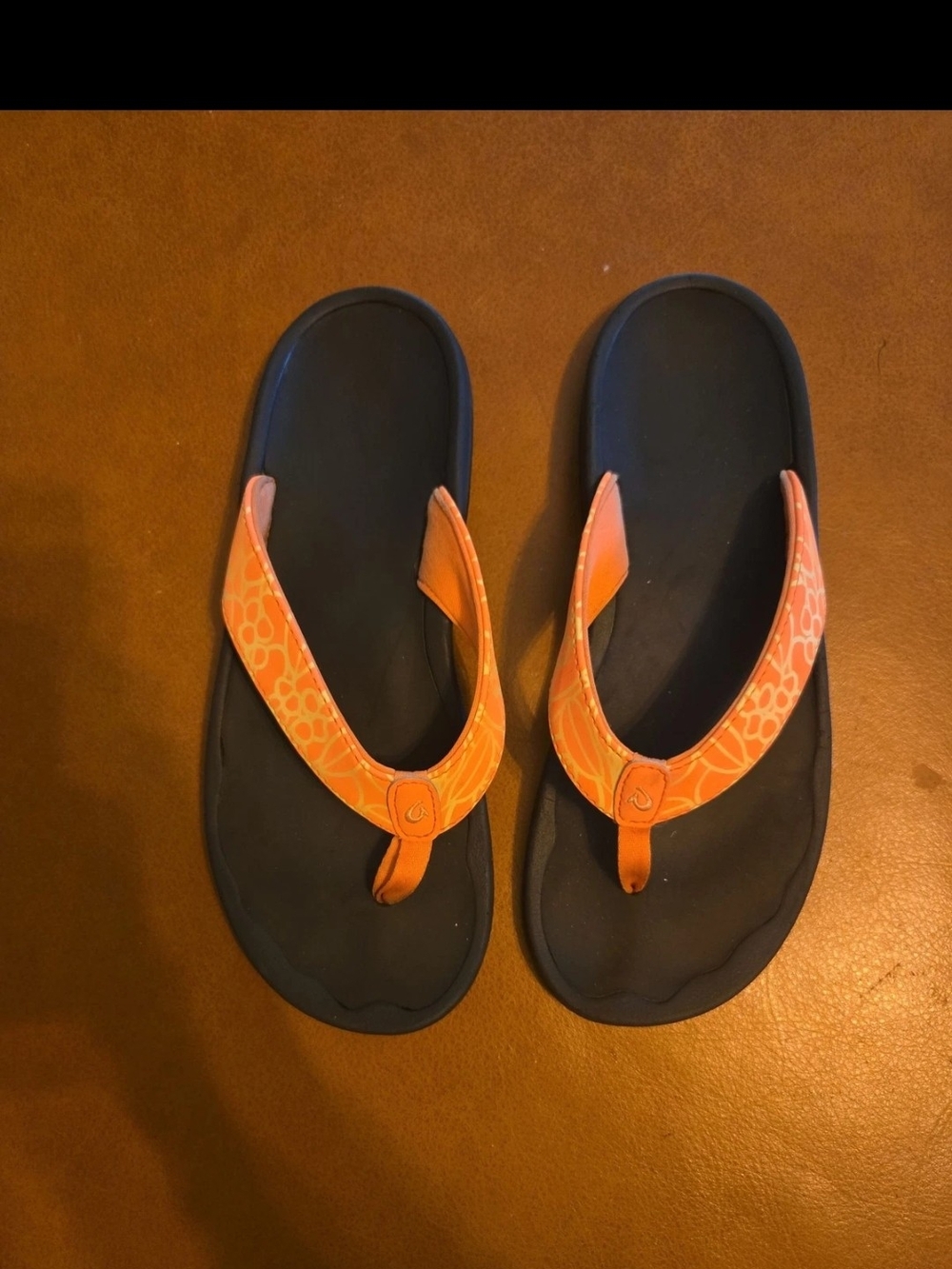 OluKai Kulapa Kai Women's Flip Flop Sandals Black Orange Thong Beach Size 7